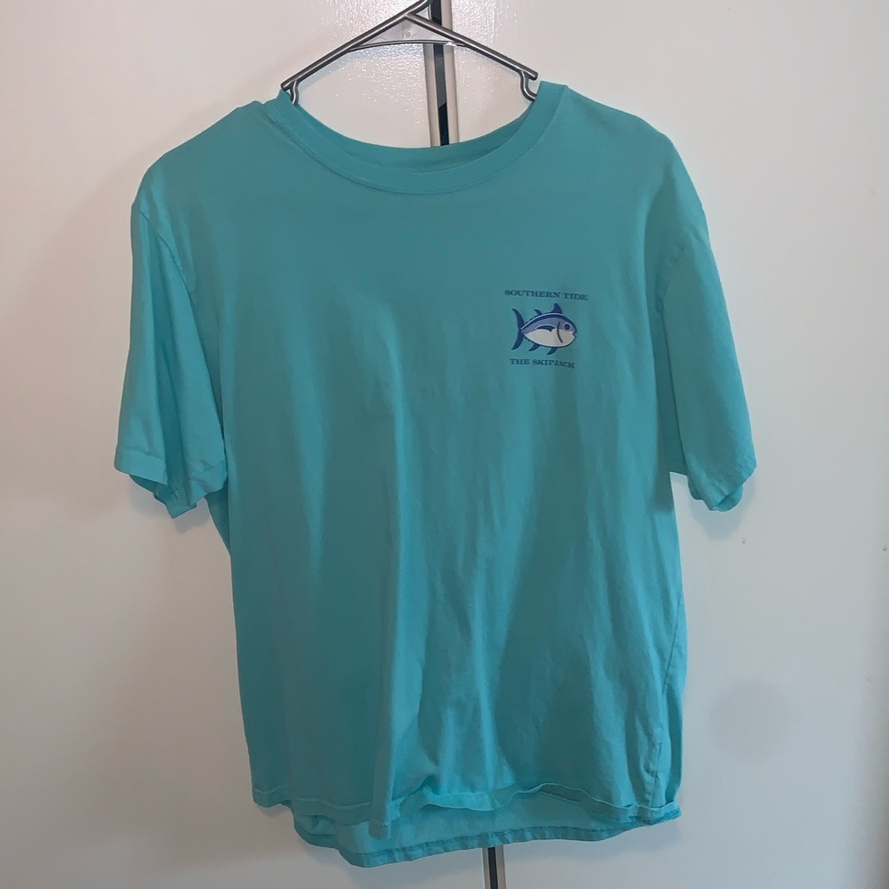 Men’s Southern Tide tee